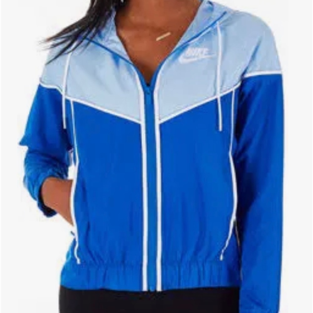 Nike Windrunner Sportswear Size Small